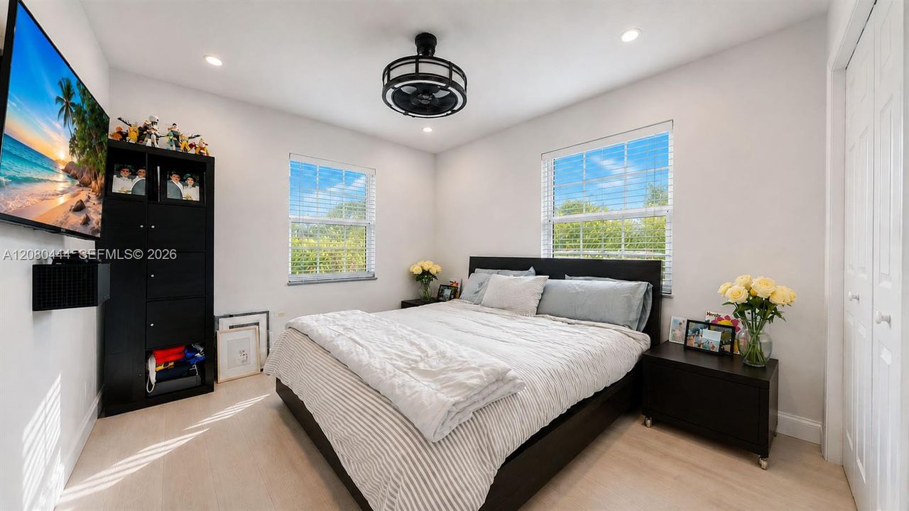 For Sale: $987,000 (4 beds, 2 baths, 1539 Square Feet)