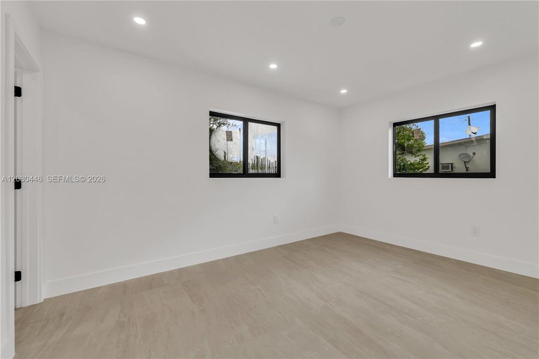 En Venta: $920,000 (4 camas, 3 baños, 1600 Pies cuadrados)