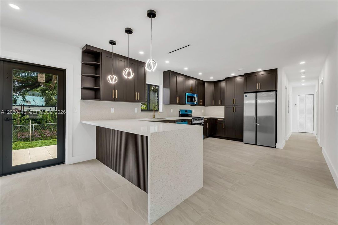 En Venta: $920,000 (4 camas, 3 baños, 1600 Pies cuadrados)