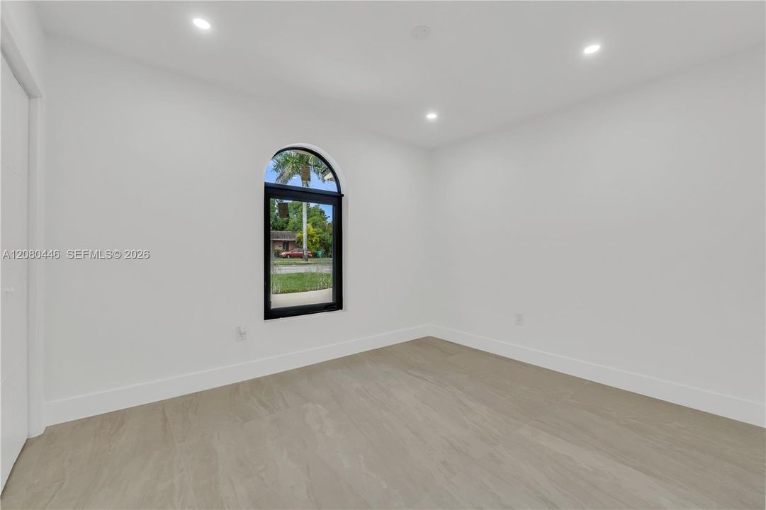 En Venta: $920,000 (4 camas, 3 baños, 1600 Pies cuadrados)