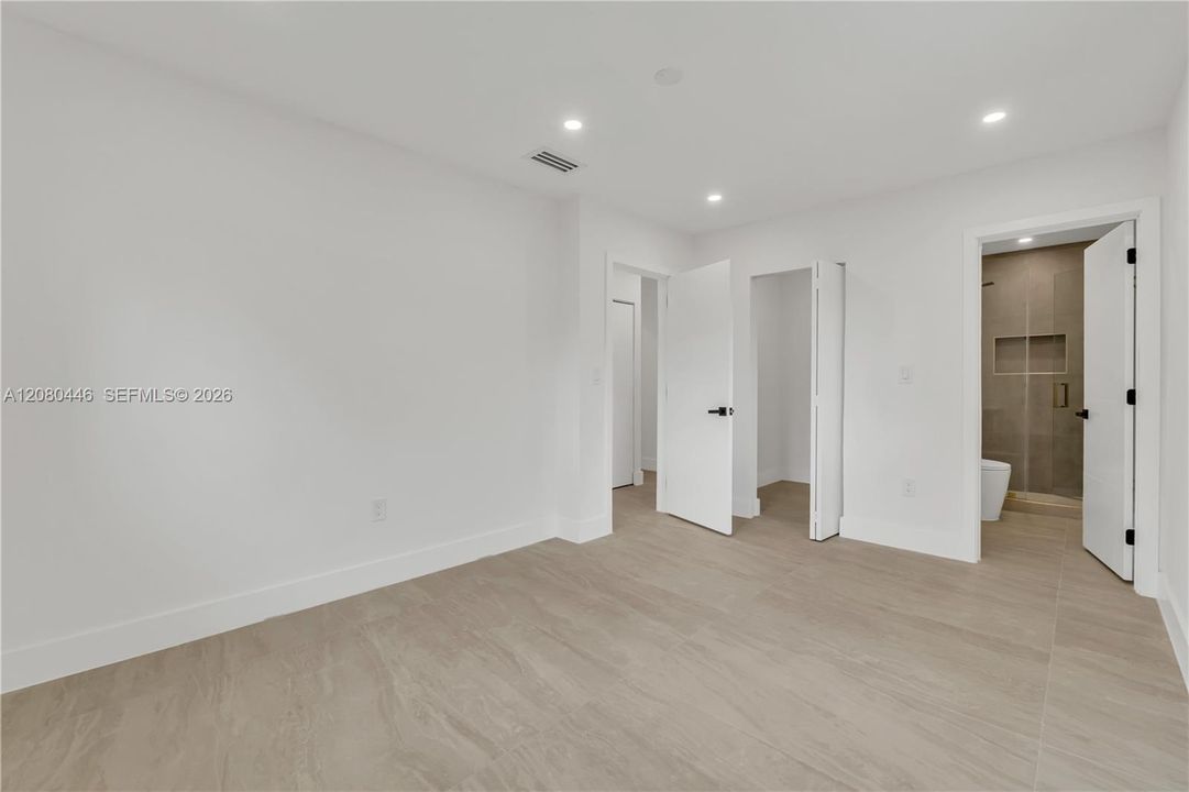En Venta: $920,000 (4 camas, 3 baños, 1600 Pies cuadrados)