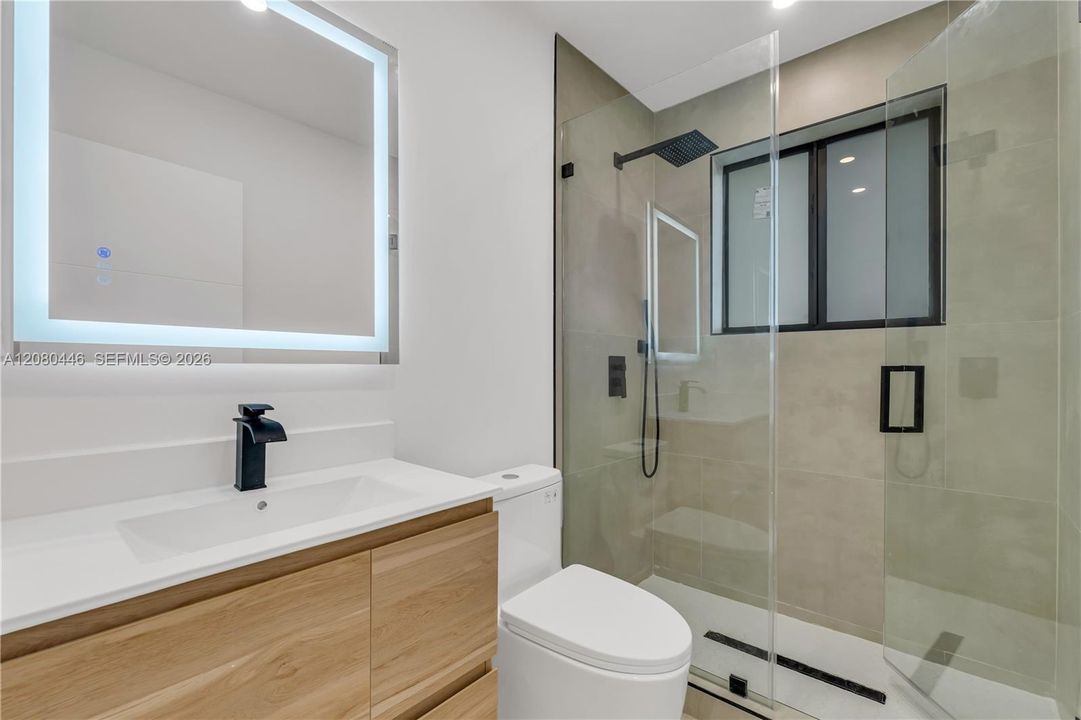 En Venta: $920,000 (4 camas, 3 baños, 1600 Pies cuadrados)