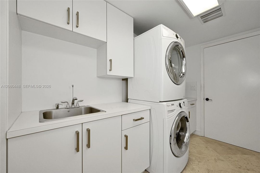 For Rent: $15,000 (3 beds, 3 baths, 2790 Square Feet)