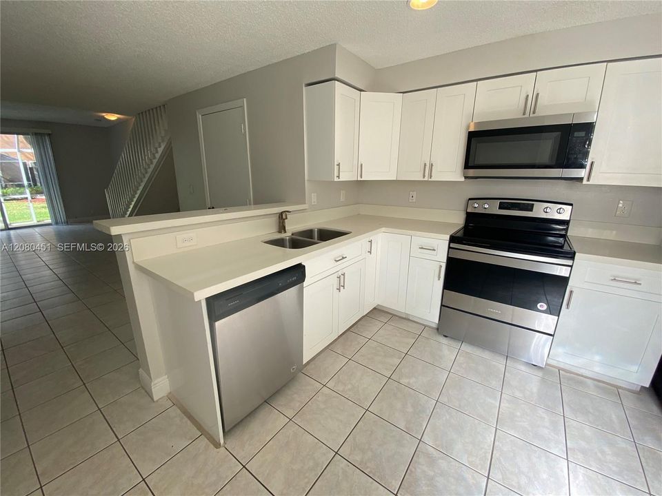 For Rent: $3,100 (3 beds, 2 baths, 1443 Square Feet)