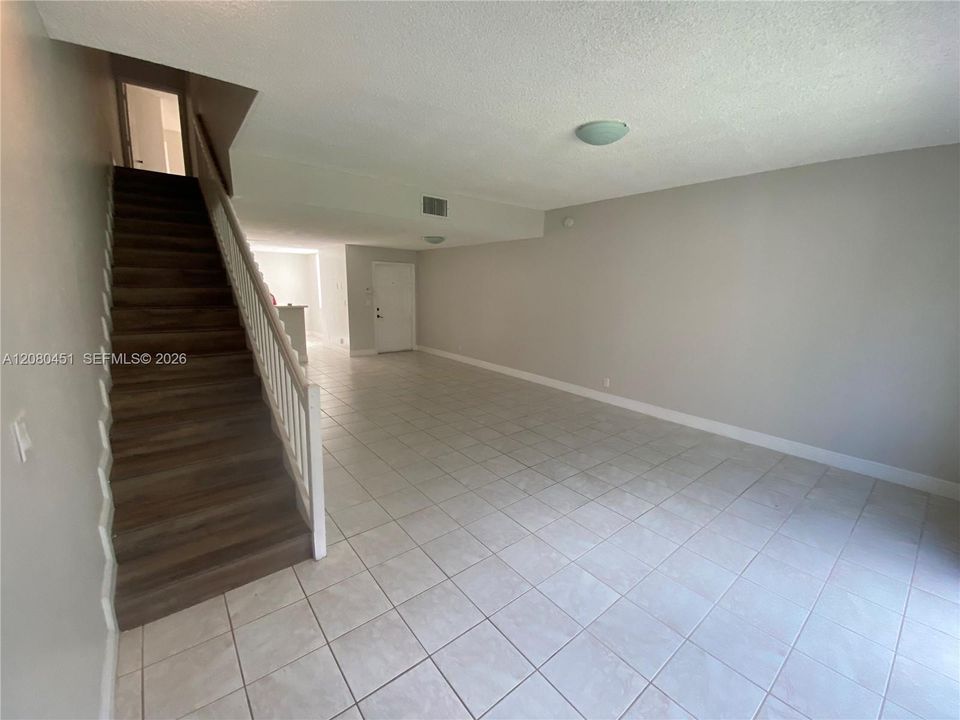 For Rent: $3,100 (3 beds, 2 baths, 1443 Square Feet)