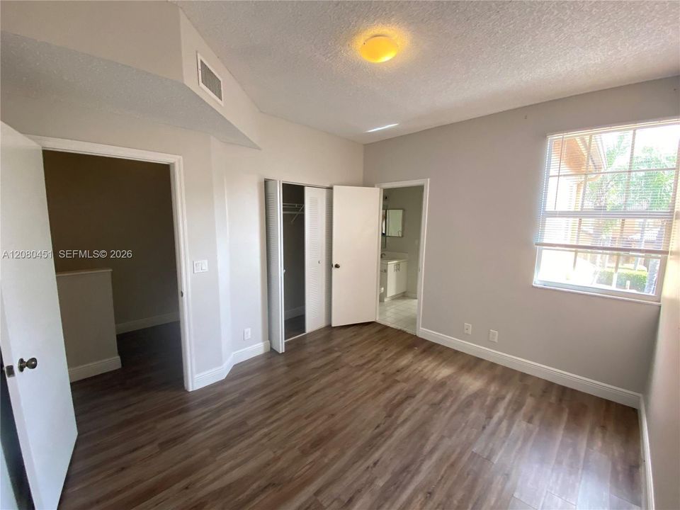 For Rent: $3,100 (3 beds, 2 baths, 1443 Square Feet)