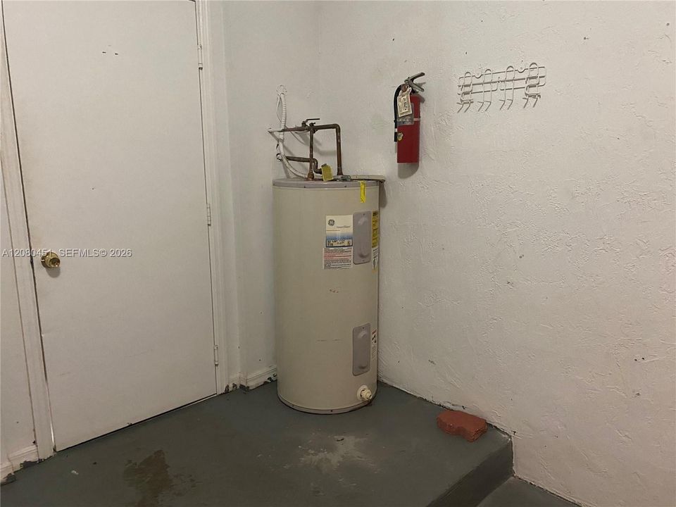 For Rent: $3,100 (3 beds, 2 baths, 1443 Square Feet)