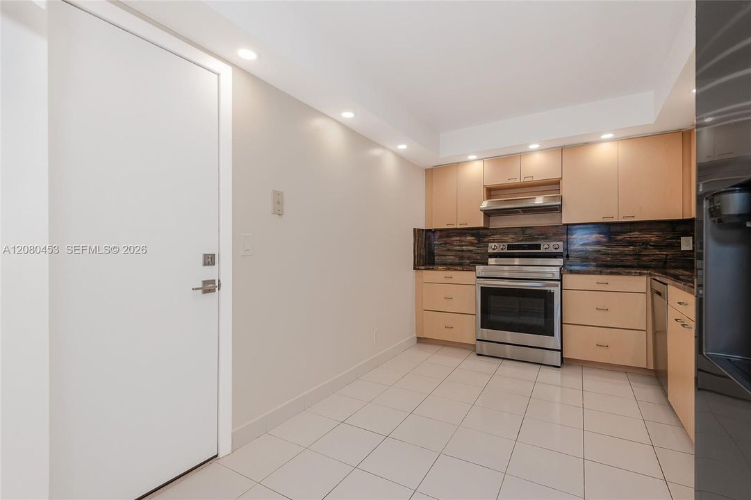 В аренду: $3,450 (2 спален, 2 ванн, 1350 Квадратных фут)