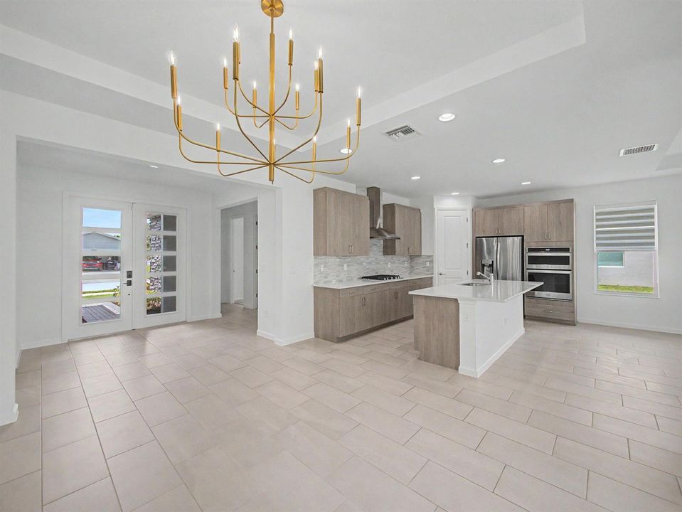 Kitchen/Entry