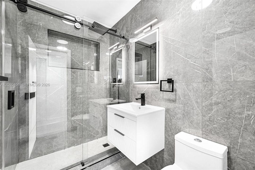 En Venta: $809,000 (5 camas, 3 baños, 1854 Pies cuadrados)