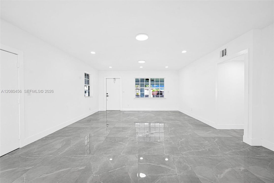En Venta: $809,000 (5 camas, 3 baños, 1854 Pies cuadrados)