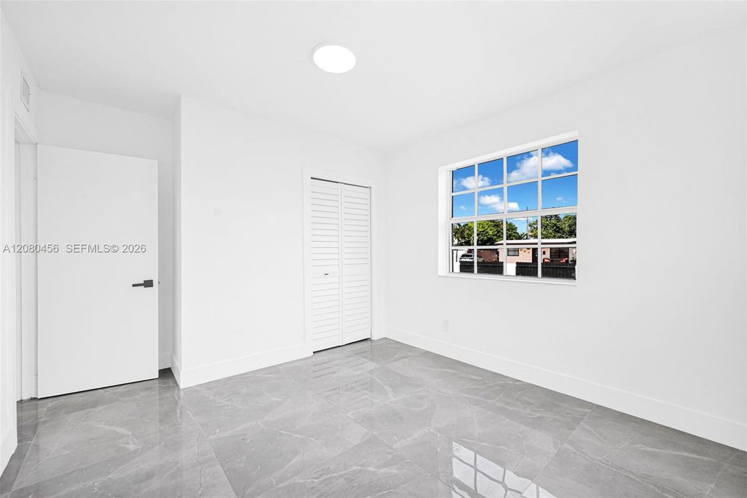 En Venta: $809,000 (5 camas, 3 baños, 1854 Pies cuadrados)