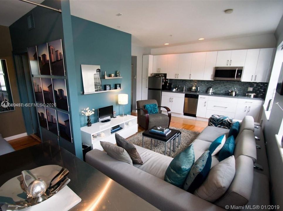 For Rent: $1,800 (0 beds, 1 baths, 455 Square Feet)