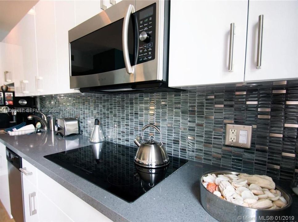 For Rent: $1,800 (0 beds, 1 baths, 455 Square Feet)