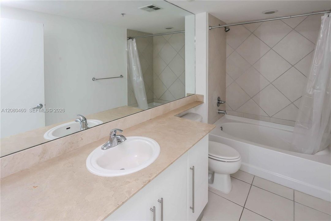 В аренду: $6,000 (3 спален, 2 ванн, 1792 Квадратных фут)