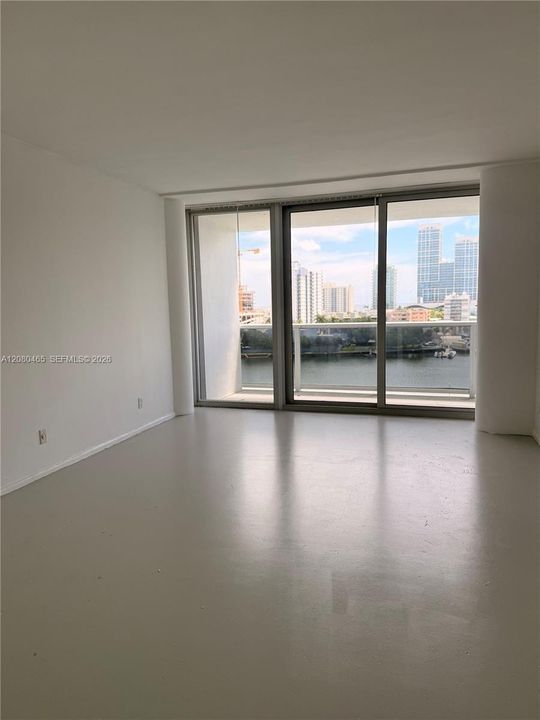For Rent: $3,300 (1 beds, 1 baths, 1136 Square Feet)