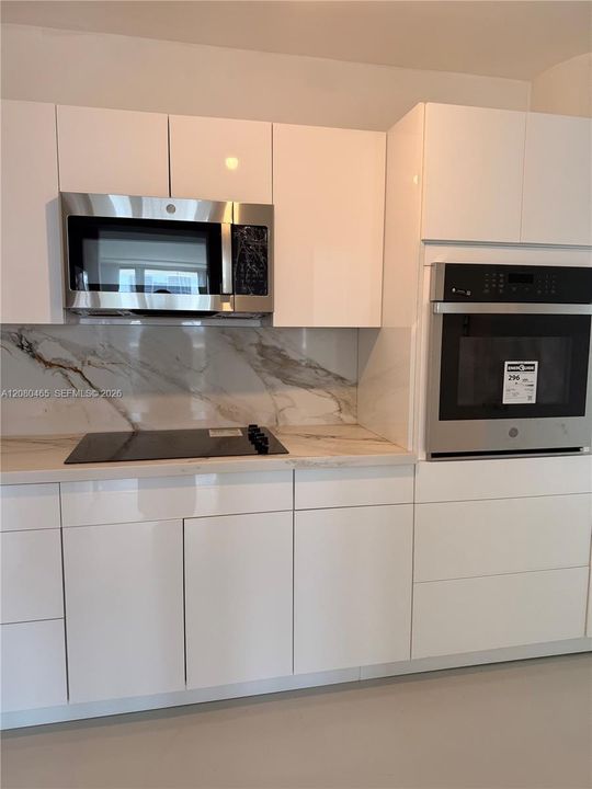 For Rent: $3,300 (1 beds, 1 baths, 1136 Square Feet)
