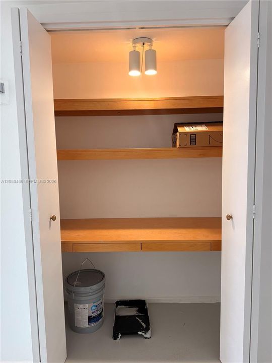 For Rent: $3,300 (1 beds, 1 baths, 1136 Square Feet)