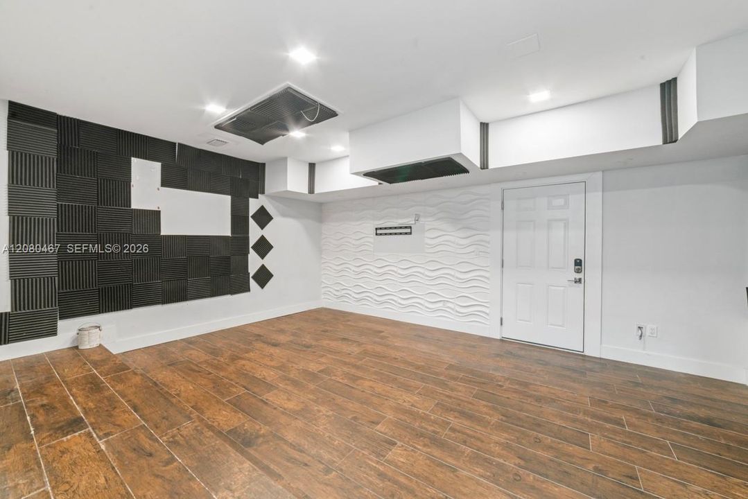 На продажу: $795,000 (3 спален, 2 ванн, 1815 Квадратных фут)