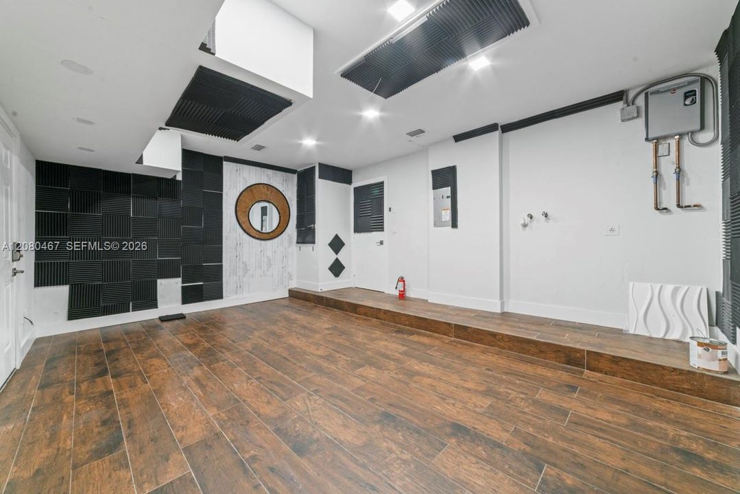 На продажу: $795,000 (3 спален, 2 ванн, 1815 Квадратных фут)