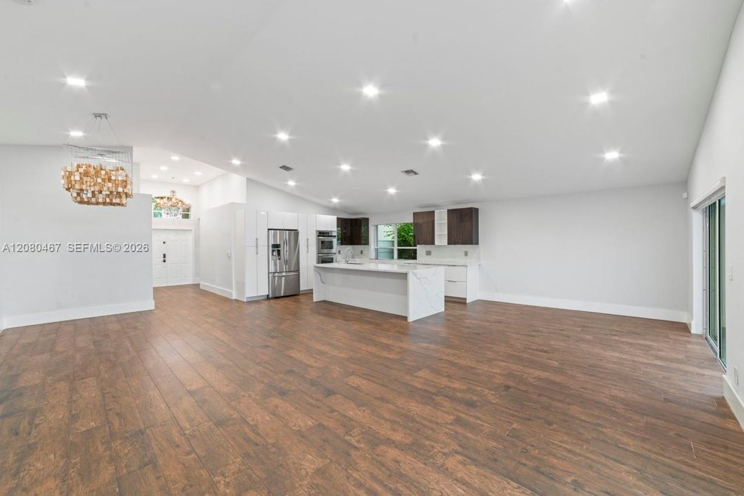 На продажу: $795,000 (3 спален, 2 ванн, 1815 Квадратных фут)