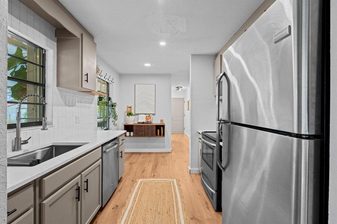 11-web-or-mls-A7400593