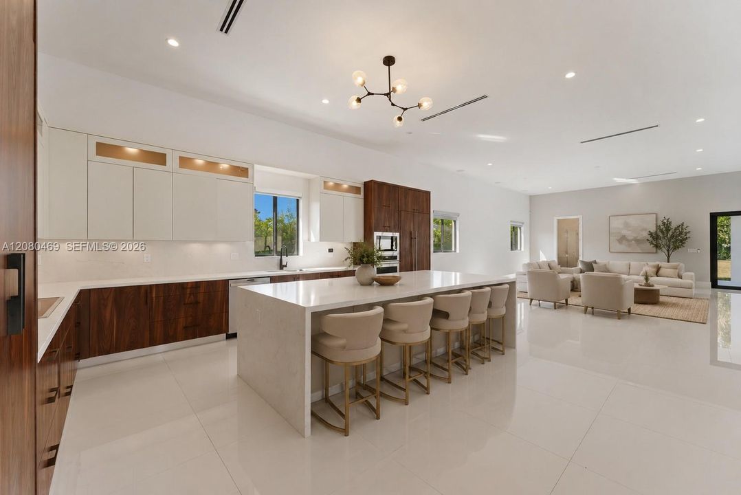 For Sale: $4,295,000 (6 beds, 7 baths, 5850 Square Feet)