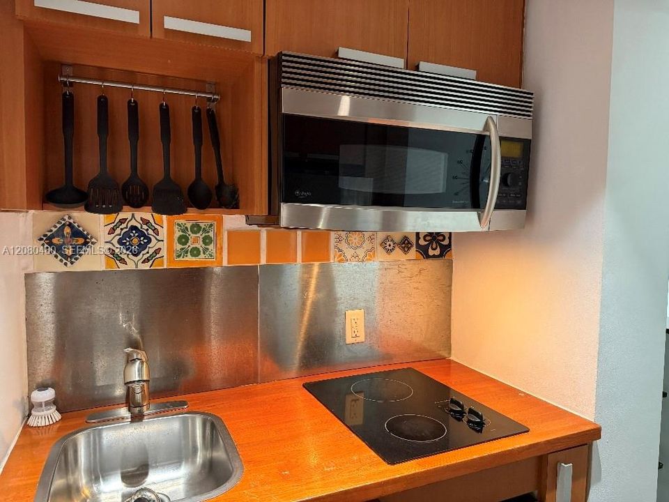 For Sale: $230,000 (0 beds, 1 baths, 540 Square Feet)