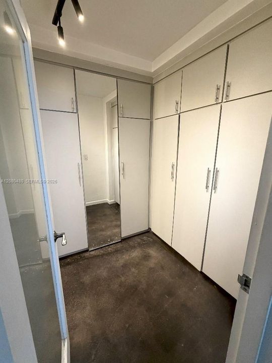 For Sale: $230,000 (0 beds, 1 baths, 540 Square Feet)
