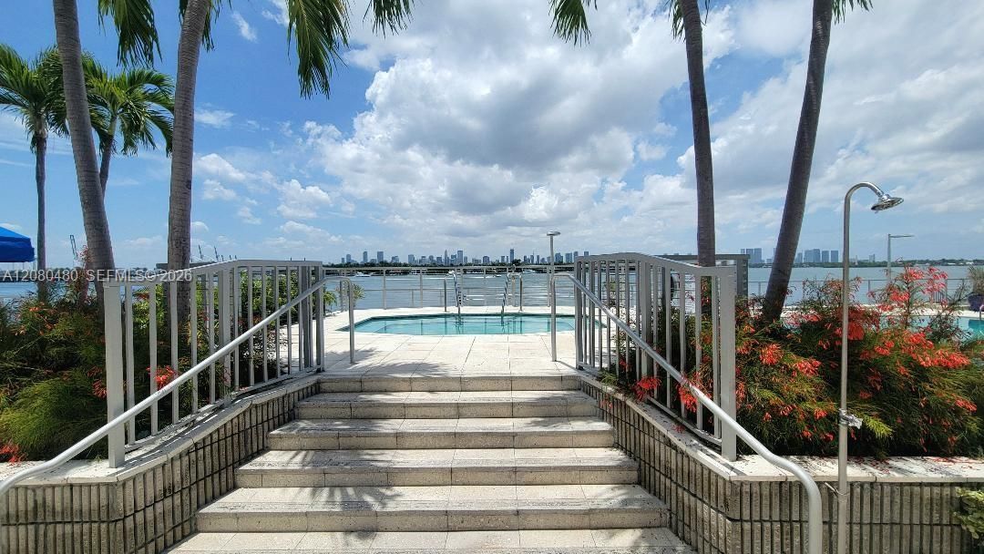 For Sale: $230,000 (0 beds, 1 baths, 540 Square Feet)