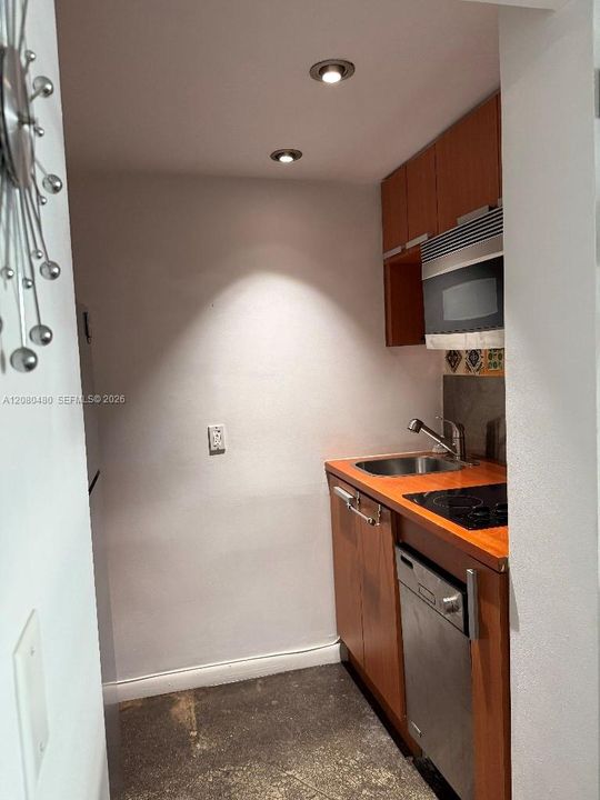 For Sale: $230,000 (0 beds, 1 baths, 540 Square Feet)
