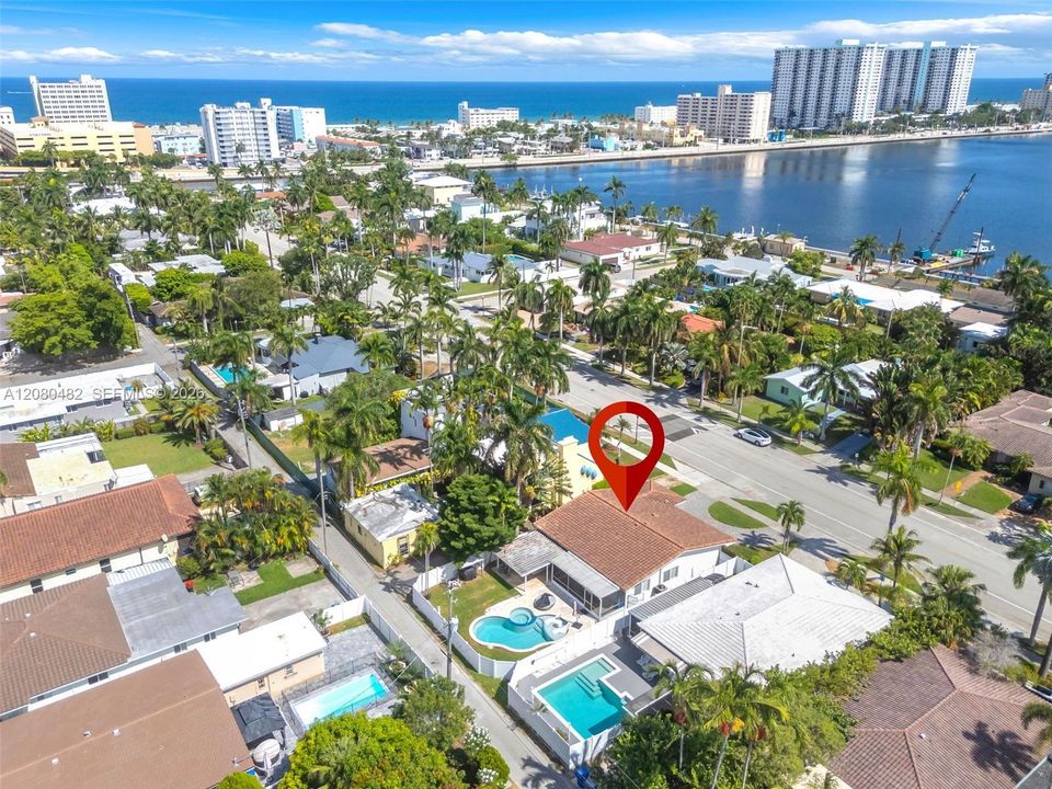 For Rent: $5,999 (3 beds, 2 baths, 1733 Square Feet)