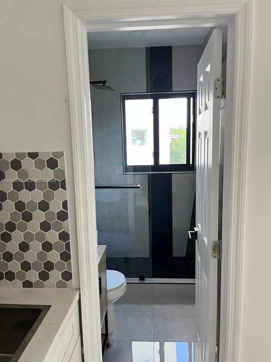 For Rent: $1,600 (0 beds, 1 baths, 475 Square Feet)
