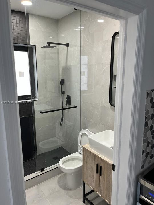 For Rent: $1,600 (0 beds, 1 baths, 475 Square Feet)