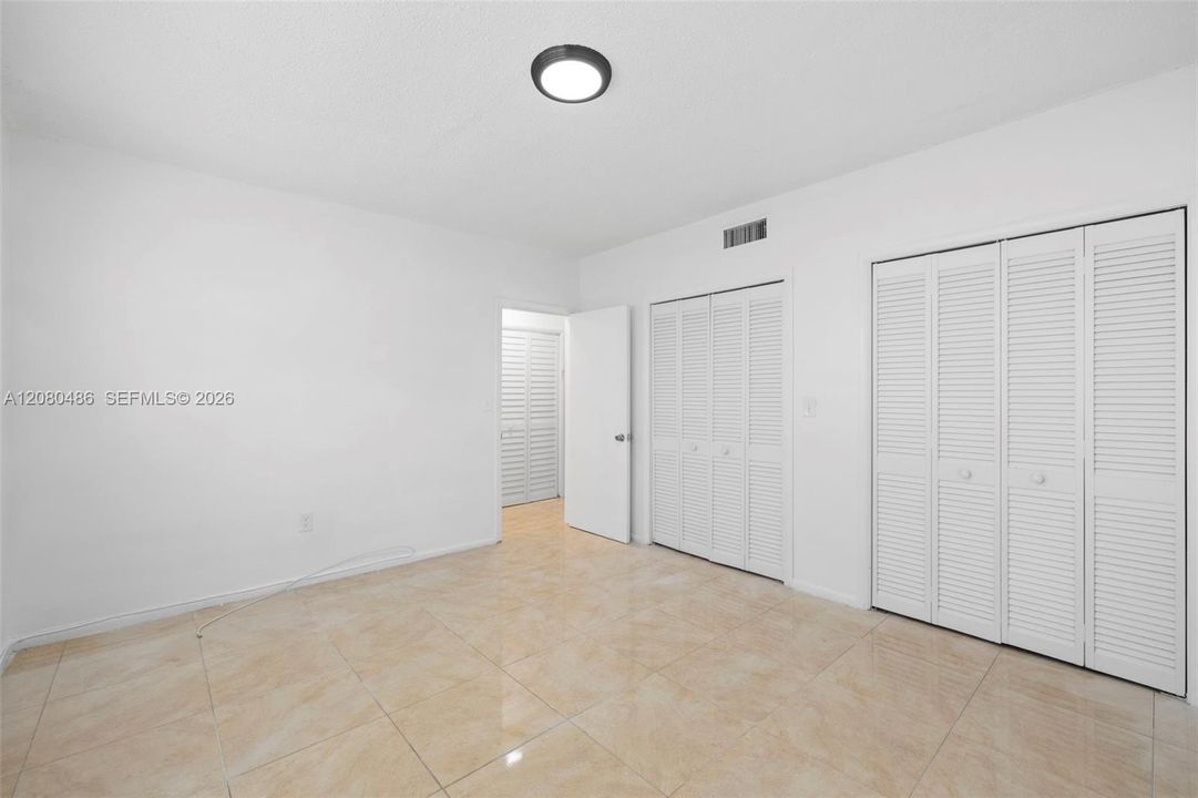 For Rent: $1,700 (1 beds, 1 baths, 850 Square Feet)