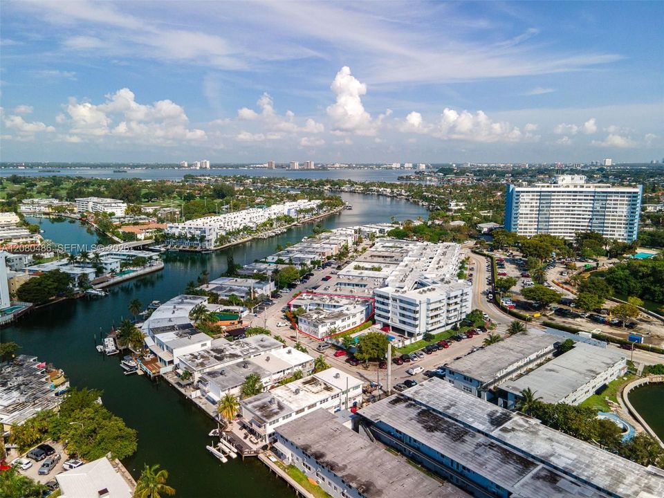 For Rent: $1,700 (1 beds, 1 baths, 850 Square Feet)