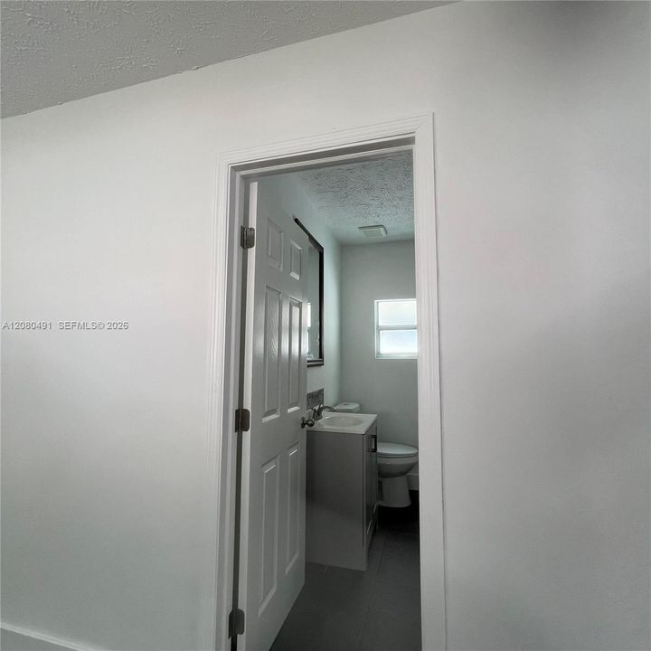 В аренду: $2,450 (2 спален, 2 ванн, 885 Квадратных фут)