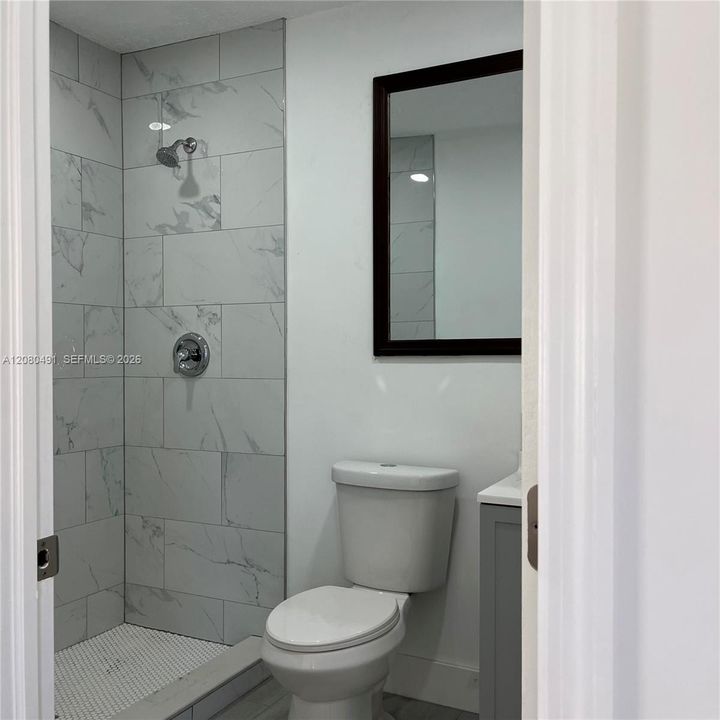 В аренду: $2,450 (2 спален, 2 ванн, 885 Квадратных фут)