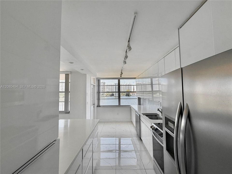 В аренду: $3,350 (2 спален, 2 ванн, 1605 Квадратных фут)