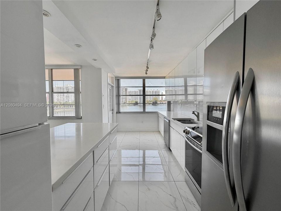 В аренду: $3,350 (2 спален, 2 ванн, 1605 Квадратных фут)