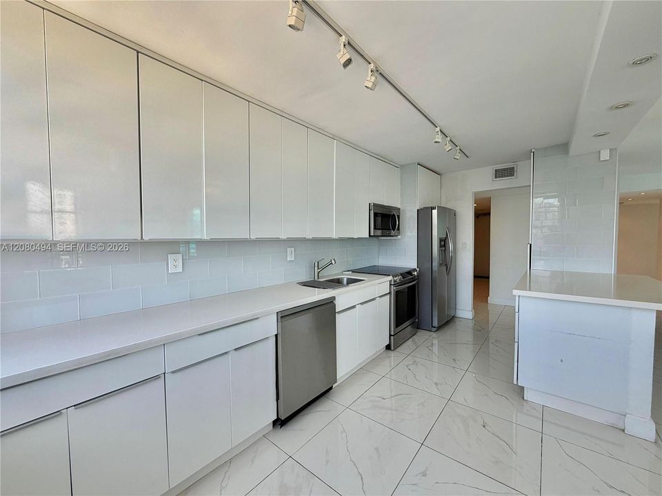 В аренду: $3,350 (2 спален, 2 ванн, 1605 Квадратных фут)