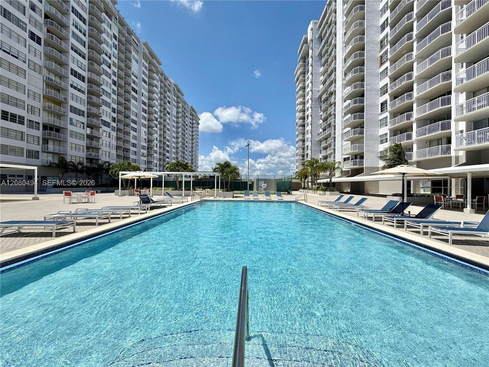 В аренду: $3,350 (2 спален, 2 ванн, 1605 Квадратных фут)