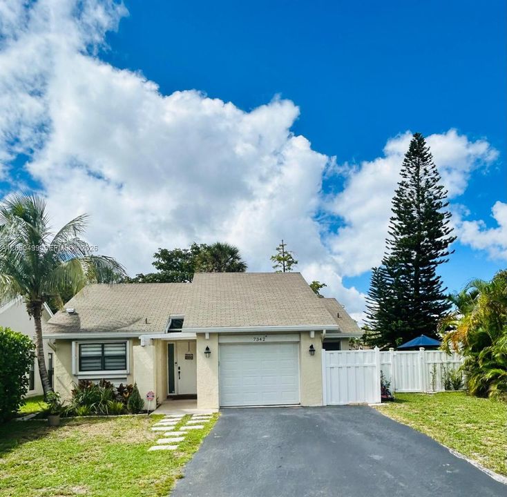En Venta: $519,000 (3 camas, 2 baños, 1037 Pies cuadrados)