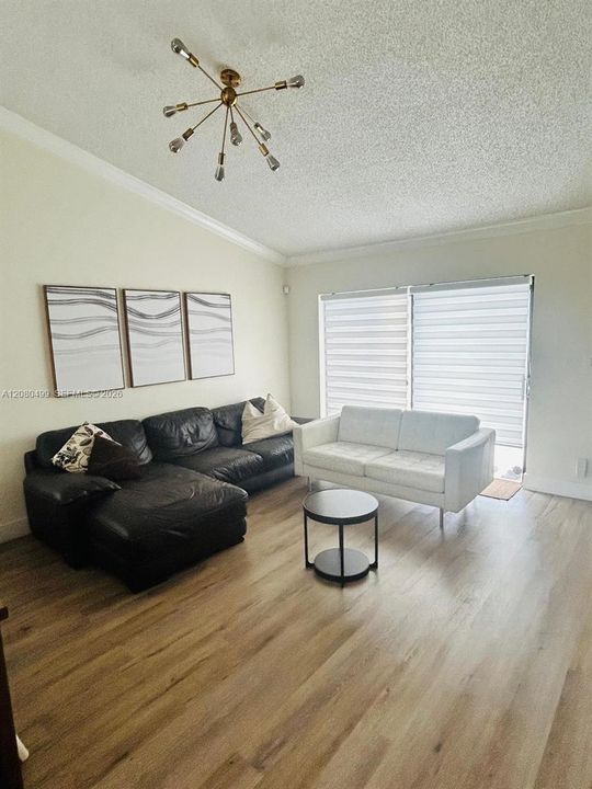 En Venta: $519,000 (3 camas, 2 baños, 1037 Pies cuadrados)