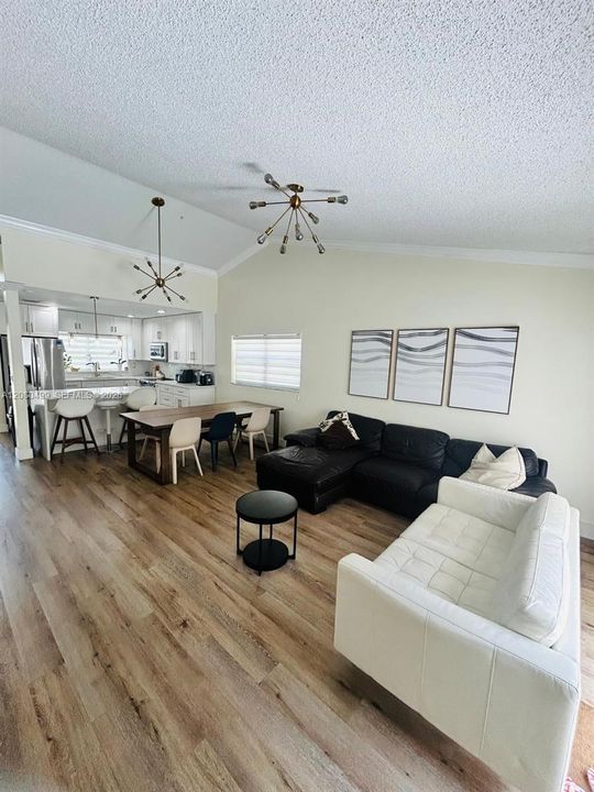 En Venta: $519,000 (3 camas, 2 baños, 1037 Pies cuadrados)