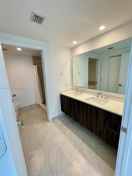 For Rent: $3,500 (1 beds, 1 baths, 745 Square Feet)