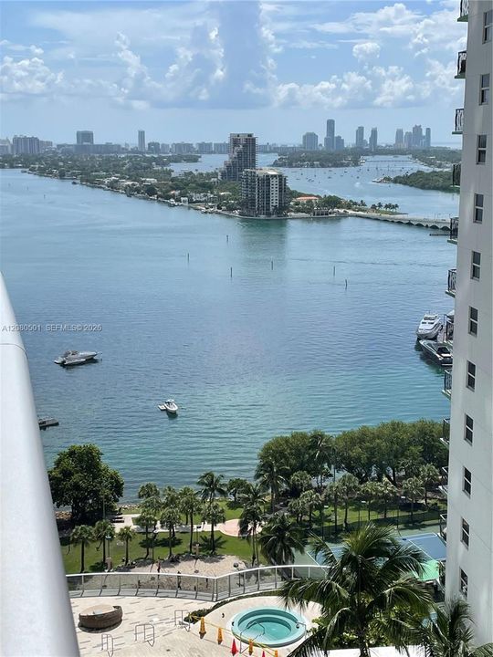 For Rent: $3,500 (1 beds, 1 baths, 745 Square Feet)