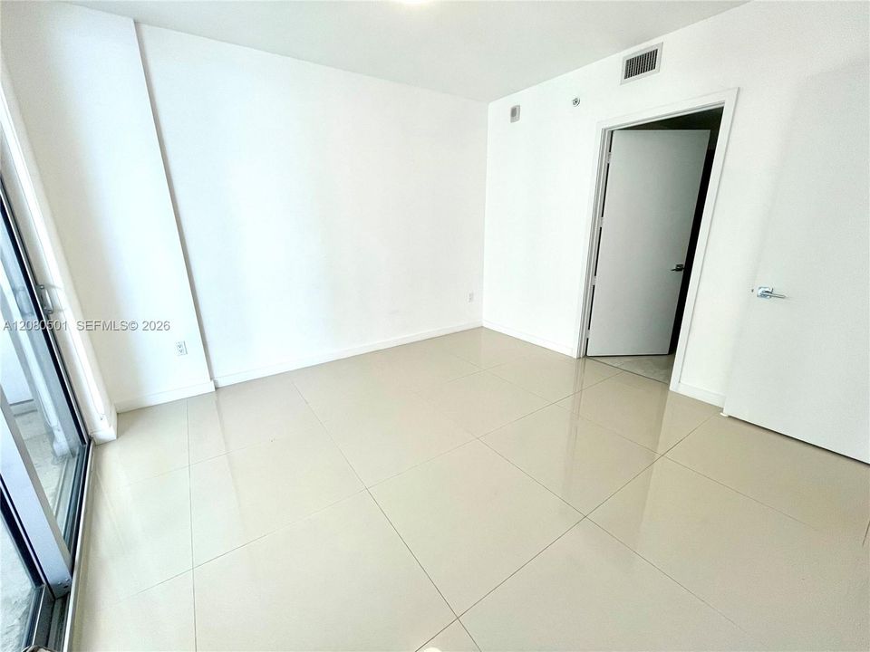 For Rent: $3,500 (1 beds, 1 baths, 745 Square Feet)