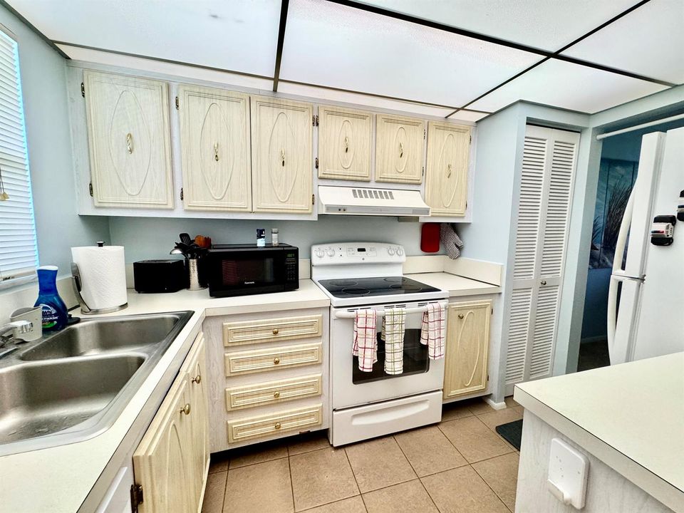 Kitchen 2