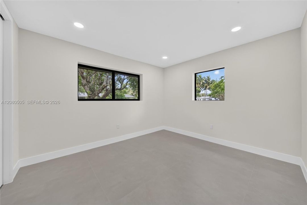 For Sale: $1,475,000 (3 beds, 2 baths, 1828 Square Feet)